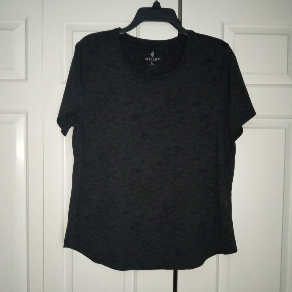 Sketchers T-shirt
